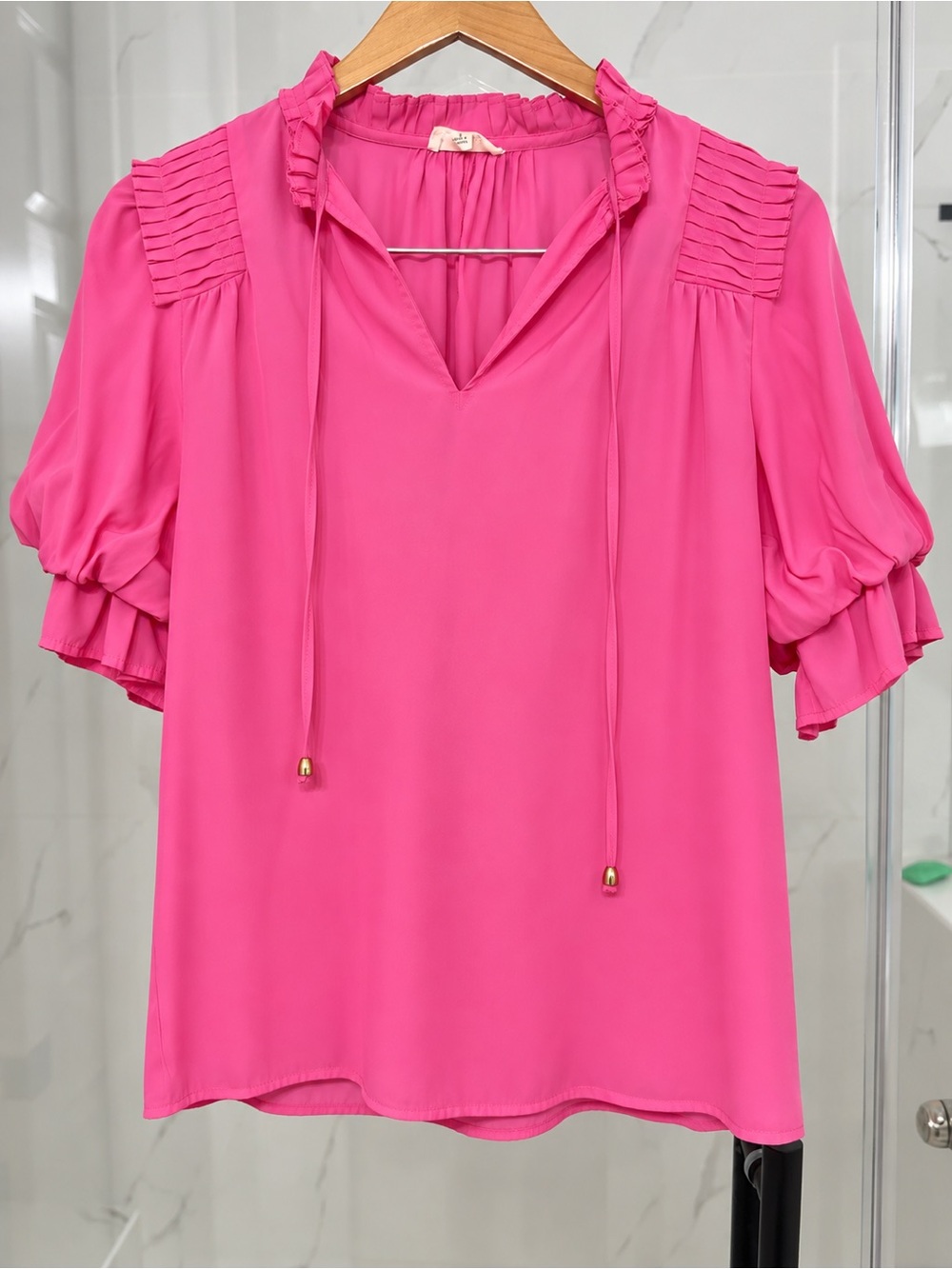 Women’s Entro Bright Pink Ruffle-Trim Blouse size small
